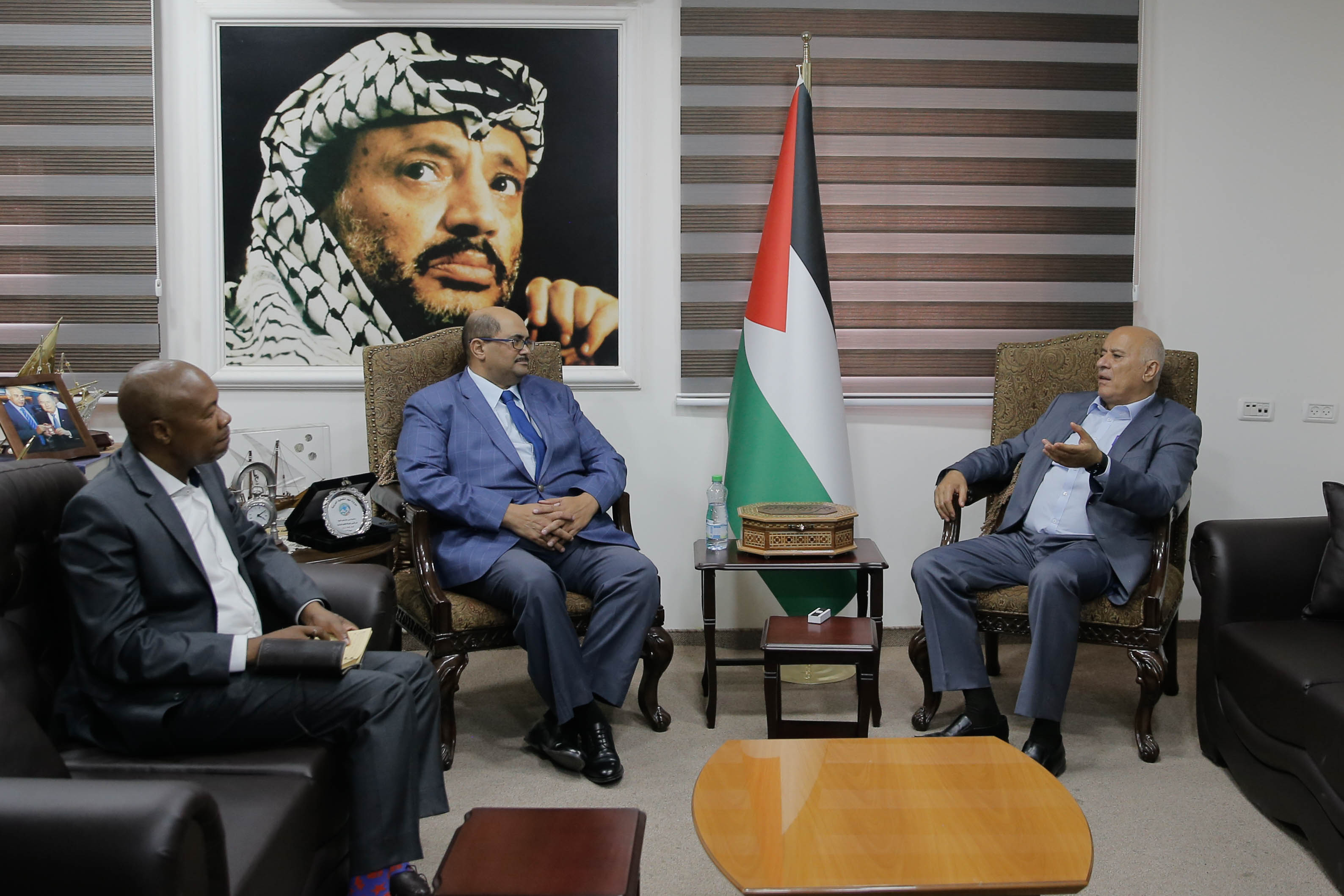 الرجوب خلال لقائه سفير جنوب افريقيا